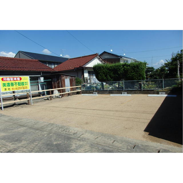 本巣郡北方町清水１丁目の駐車場の駐車場|南側より