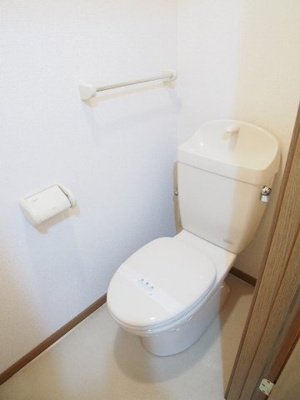 【トイレ】 | セゾン・ヴィラ | 落ち着いた色調のトイレです
