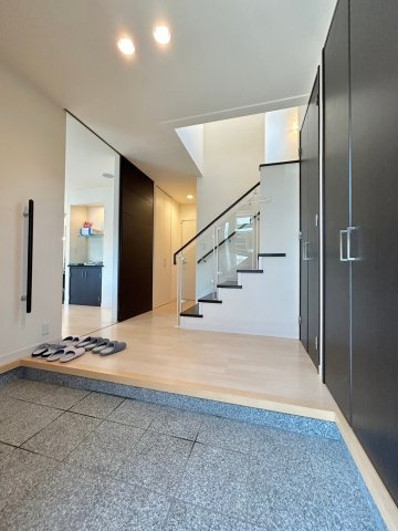 石山1条8丁目の玄関