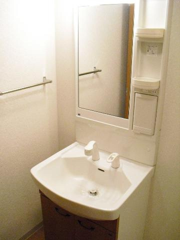 【洗面所】 | ファームハウス・ヒーロー | 洗髪洗面化粧台