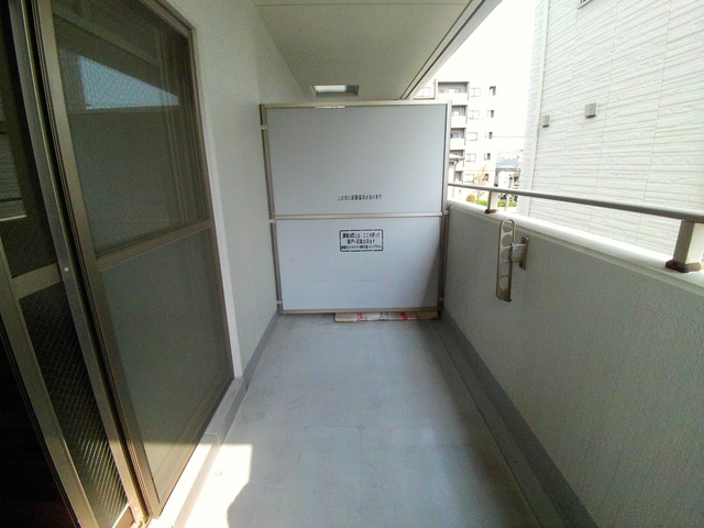 フローラ甲南山手のバルコニー