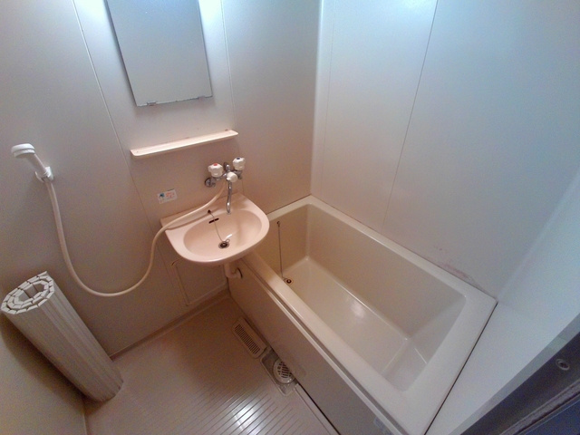 フローラ甲南山手の浴室