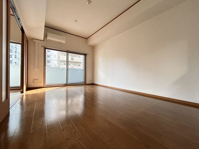 【居間・リビング】ウイング宝町サード 