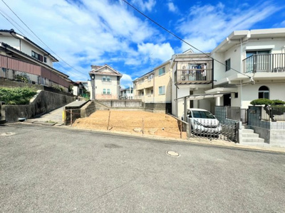 【外観】 | ◆横浜市緑区北八朔町新築住宅◆ | ◆一戸建てを中心とした街並みが整然と続き、周辺は高い建物が建っていないので、緑の多い閑静な趣を感じる環境です。街並みや周辺環境も重要なポイントです！！