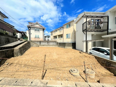 【外観】 | ◆横浜市緑区北八朔町新築住宅◆ | ◆堂々たる趣ながら、主張し過ぎずどこか余裕を感じさせるシャープなフォルムで佇む邸宅は、晴天の空と照らし合わせる事で、本来あるべき完成形の姿を見せてくれます。