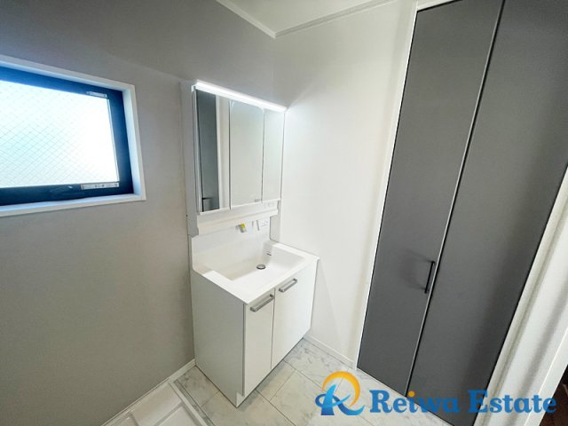 新築戸建　茅ヶ崎市萩園　の独立洗面台