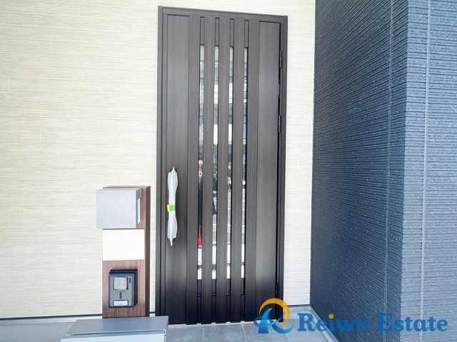 新築戸建　茅ヶ崎市萩園　の玄関