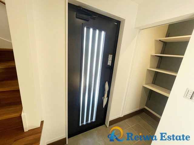 新築戸建　茅ヶ崎市萩園　の玄関