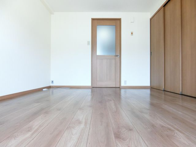 ラ・グレース金剛の居間・リビング