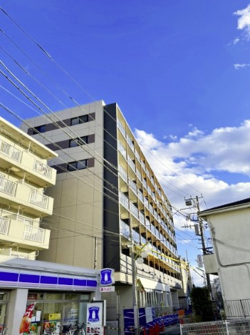 CREAL premier明大前の外観