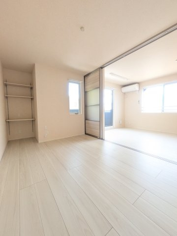 リベルタの洋室