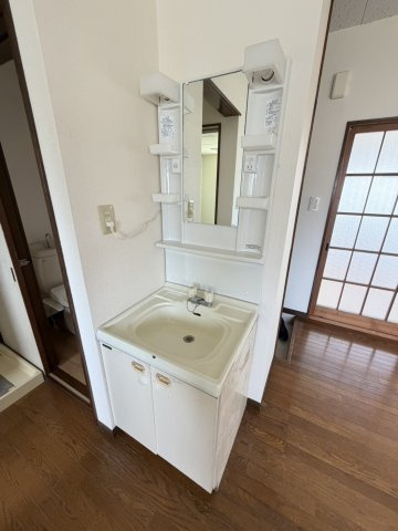 小宅コーポの独立洗面台
