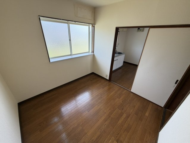 小宅コーポの洋室