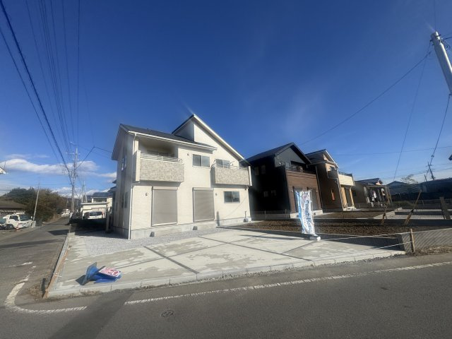 新築　みどり市大間々町大間々　Bloomin　Garden　1号棟の駐車場|現地写真　 駐車スペース広々！並列で３台置けます♪

