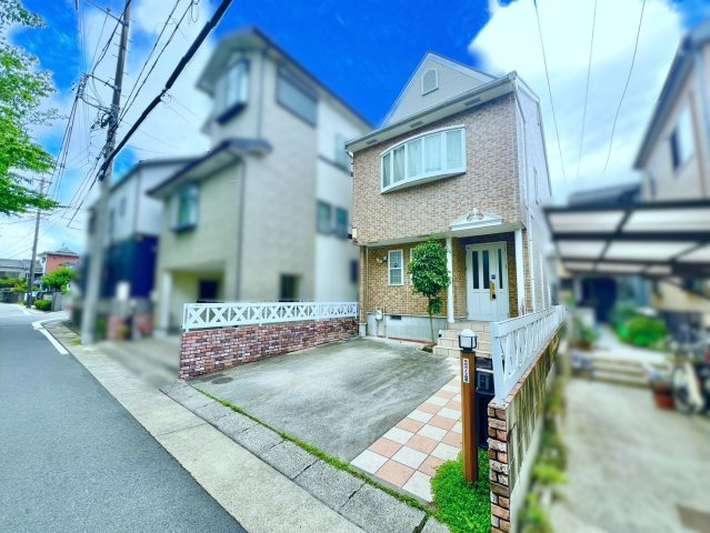 名東区香流三丁目戸建の外観|2台駐車可能