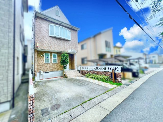 名東区香流三丁目戸建の前面道路含む現地写真