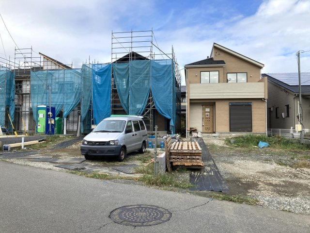 新築　みどり市大間々町大間々　Bloomin　Garden　2号棟の駐車場|現地写真　 駐車スペース広々！並列で３台置けます♪
