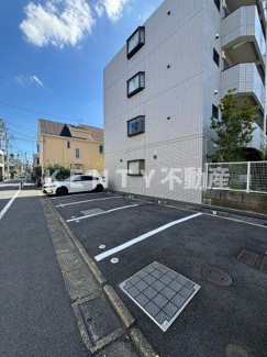 【駐車場】 | 駐車場に車を止められます