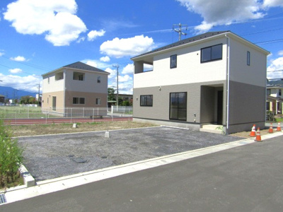 【駐車場】 | クレイドルガーデン上阿原町第1　2号棟 | 駐車場に車を止められます