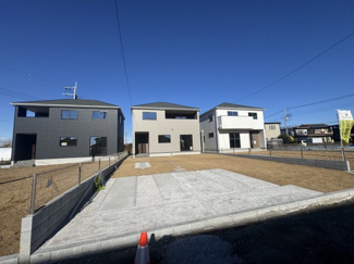 【駐車場】 | 現地写真　駐車スペースは並列3台分可能です！
