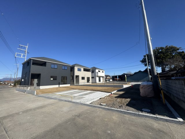 新築　伊勢崎市東上之宮町1期　3号棟の前面道路含む現地写真|現地写真　西側接道幅員約4.9ｍ