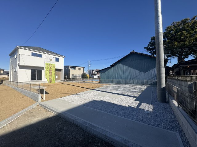新築　伊勢崎市東上之宮町1期　3号棟の駐車場|現地写真　駐車スペースは並列3台分可能です！
