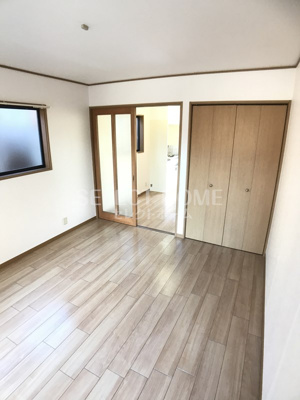 【居間・リビング】 | スカイタウン鈴木 | こちらのリビングで趣味の時間をお楽しみください