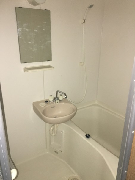 ナガヤハイツの浴室