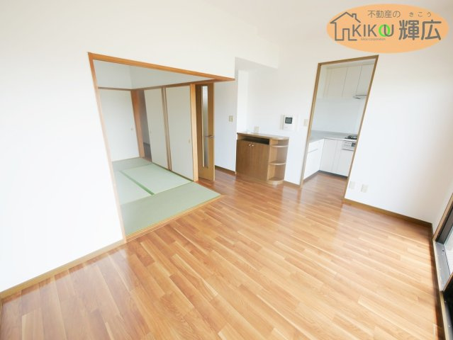 【居間・リビング】 | プレステージ明石大久保Ⅴ　3階 | リフォーム済ですので安心して入居できます。