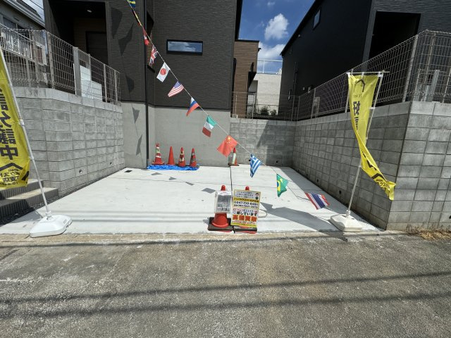 松戸市小金原５丁目新築戸建（小金原23-2期）の駐車場|1号棟駐車スペース・並列２台駐車可