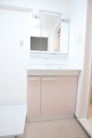 イーストヒル町屋の独立洗面台