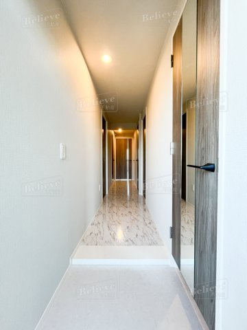 アインス鳥飼の玄関|シューズボックス付きの玄関です★