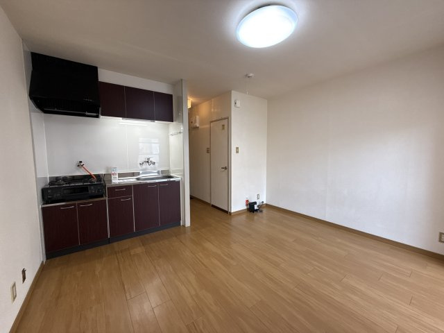 モアセゾンⅡの居間・リビング