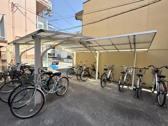 モアセゾンⅡの駐車場