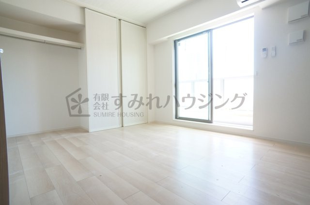 エクラ宝塚の居間・リビング