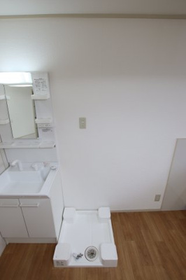 【設備】 | ブルースカイハイツ | 室内洗濯機置場