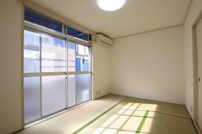 【寝室】 | ブルースカイハイツ