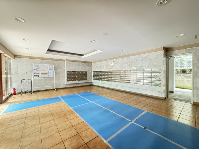 深川住宅A棟のエントランス