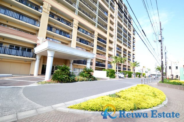 ココタウンヒルトップマリーナの外観