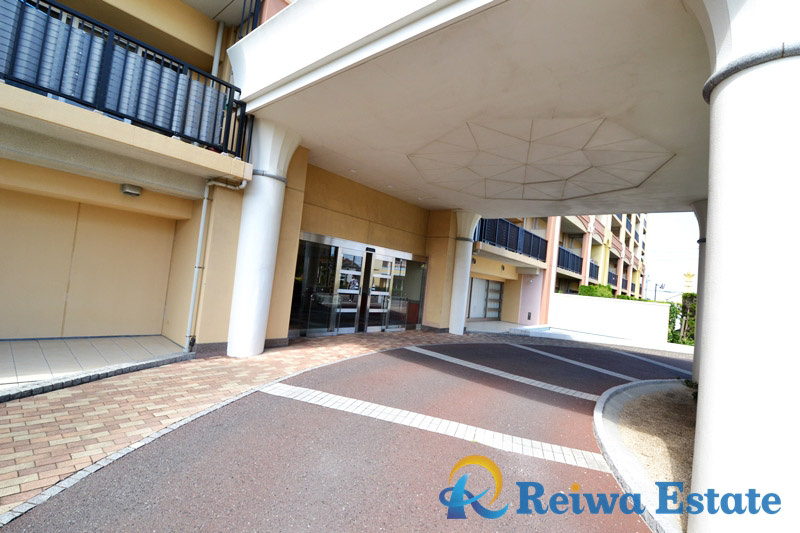 ココタウンヒルトップマリーナのエントランス