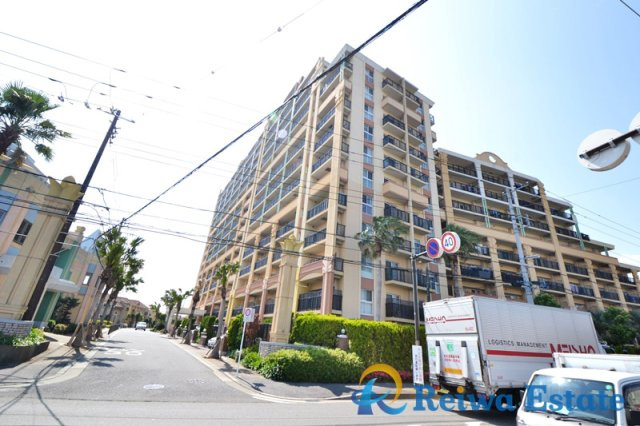 ココタウンヒルトップマリーナの外観