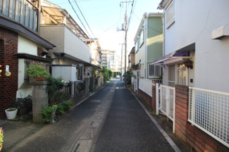 【前面道路含む現地写真】