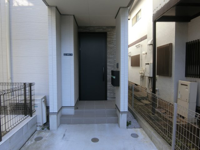 川崎市中原区井田中ノ町戸建のエントランス
