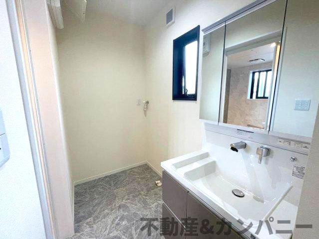 3000万以下で鷹子に住める！かっこいい女性に住んでほしい家の独立洗面台|朝の身支度には欠かせない独立洗面化粧台