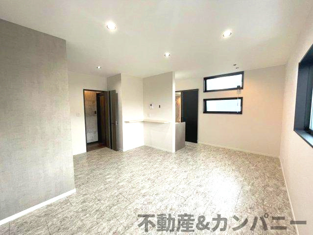 3000万以下で鷹子に住める！かっこいい女性に住んでほしい家の居間・リビング|ゆったりとしたリビングです