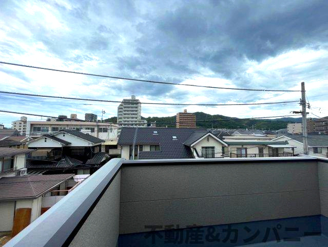 3000万以下で鷹子に住める！かっこいい女性に住んでほしい家のバルコニー