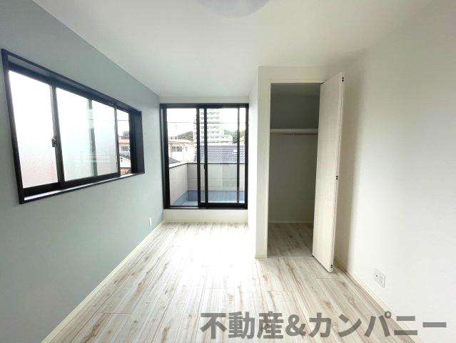 3000万以下で鷹子に住める！かっこいい女性に住んでほしい家の洋室|使い勝手のいい洋室です
