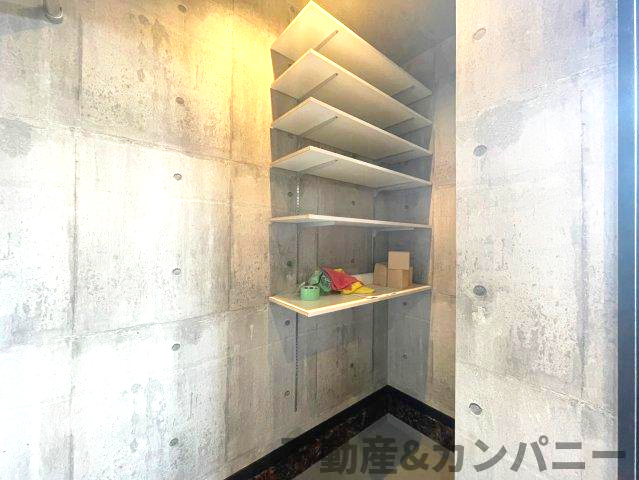 3000万以下で鷹子に住める！かっこいい女性に住んでほしい家の玄関|落ち着いた玄関です