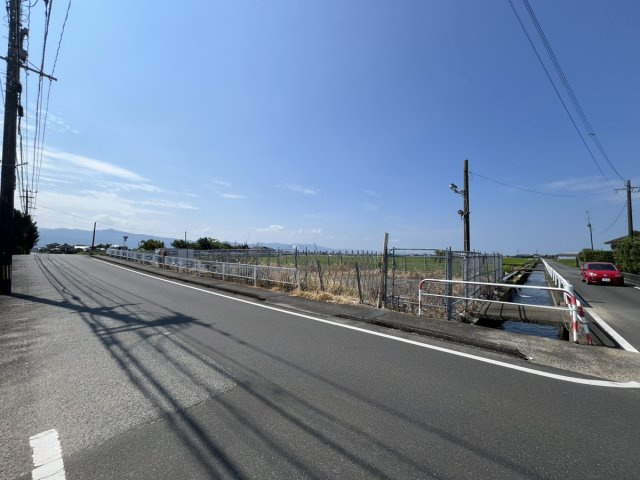 千丁町古閑出事業用地の前面道路含む現地写真