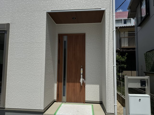 松戸市常盤平６丁目新築戸建【常盤平第一小学校：9分】のエントランス|エントランス・玄関ポーチ